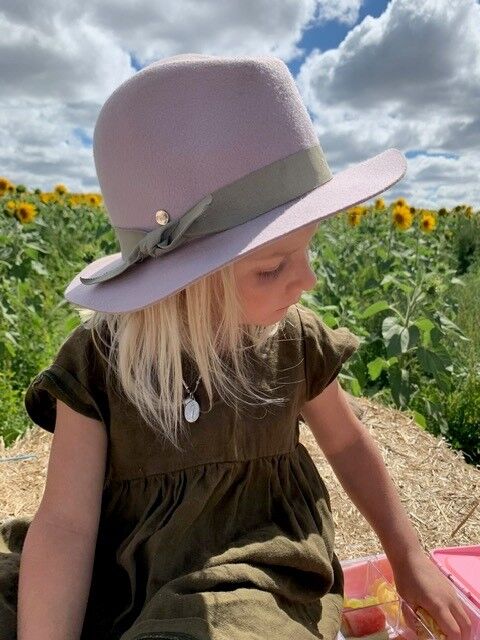 Country & Vintage Babes