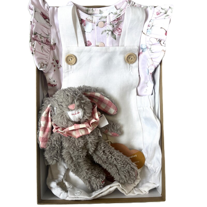 Baby Girl Gift Bundle 00