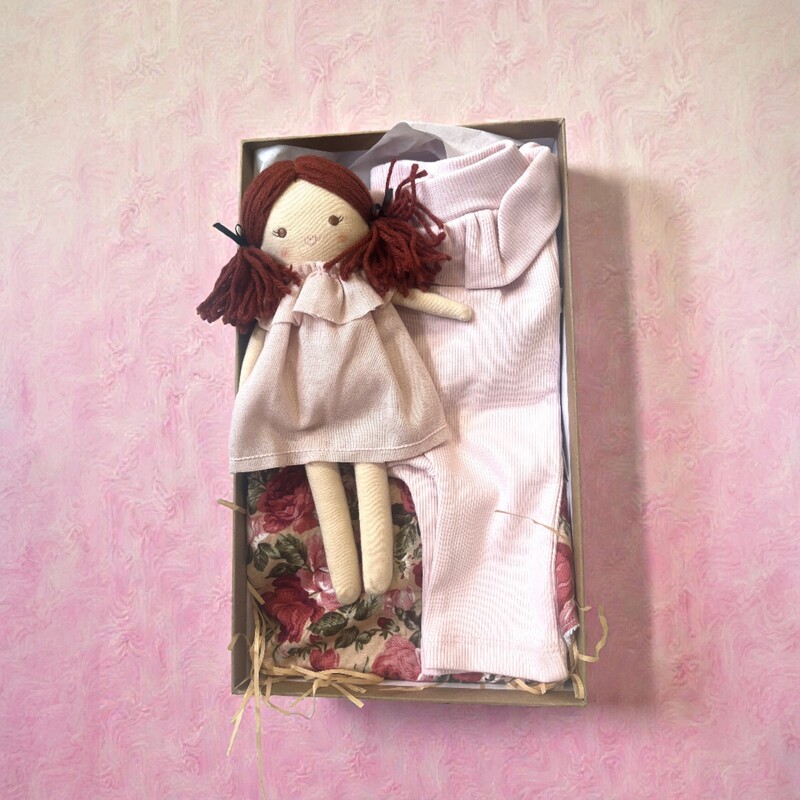 Baby Girl Gift Bundle 000