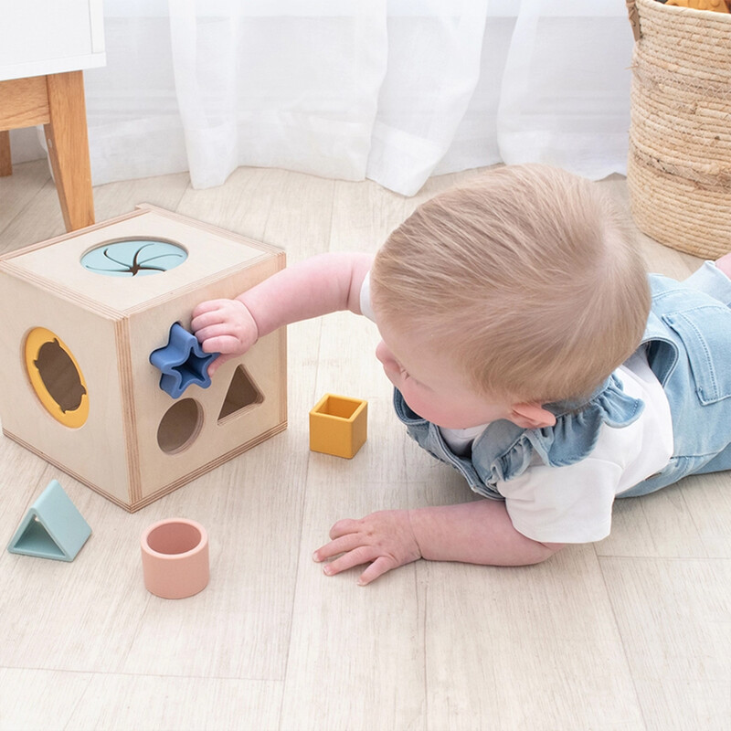 Sensory learning cube